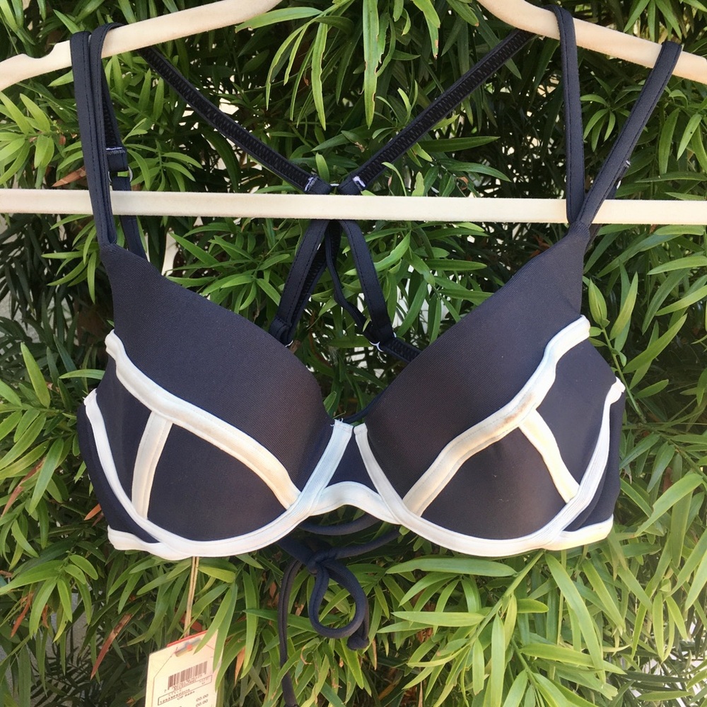 NWT MAAJI Midnight Bikini Top